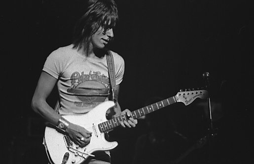 Jeff Beck uses modes in his solos and melodies.