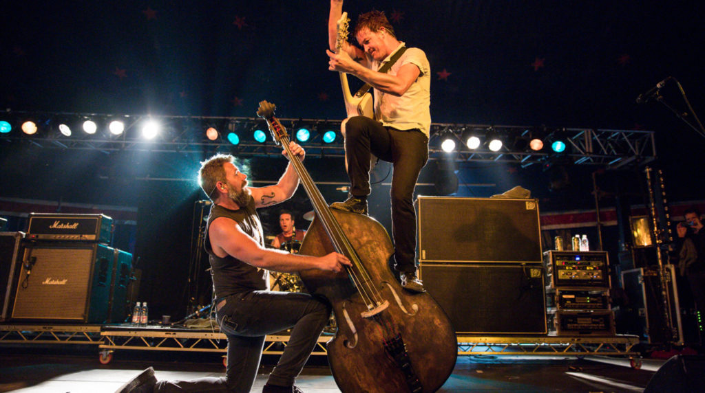 All Torn Down - The Living End TabTab